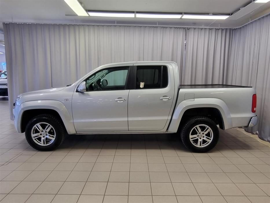 VOLKSWAGEN Amarok 2012
