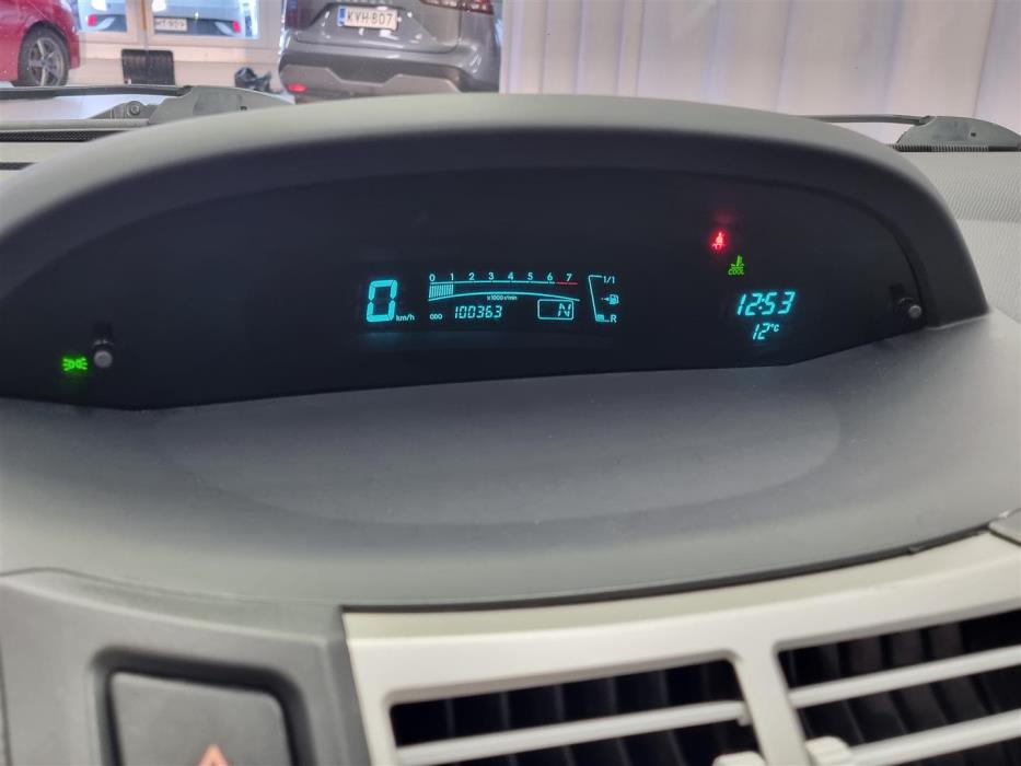 TOYOTA Yaris 2006