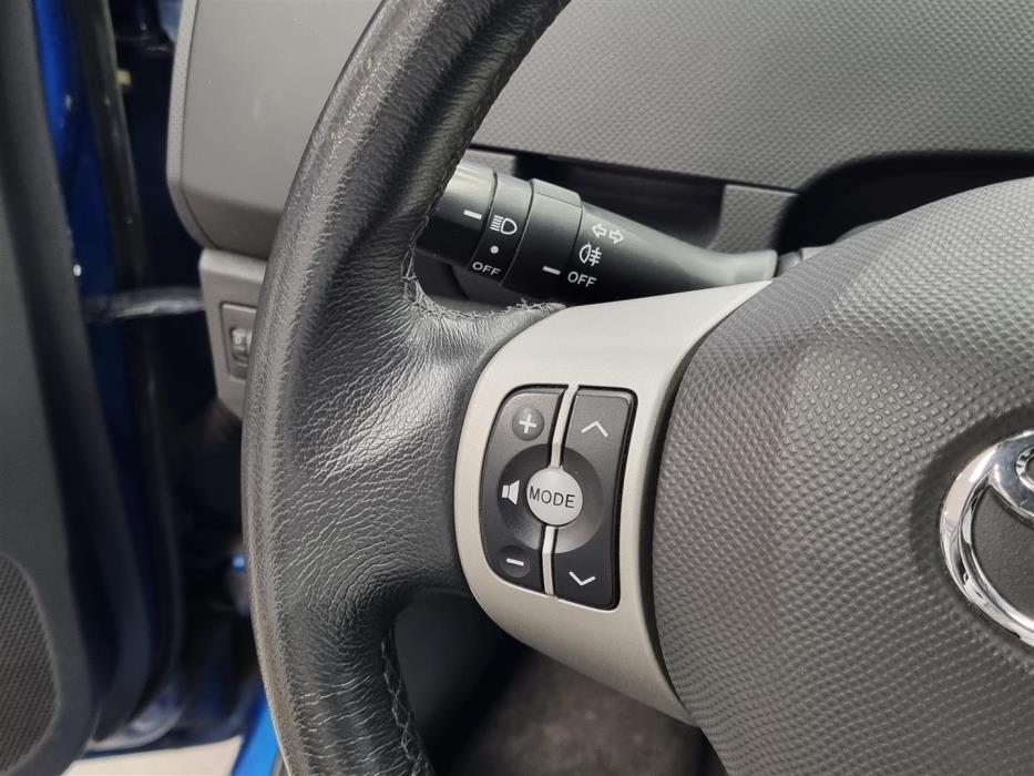 TOYOTA Yaris 2006