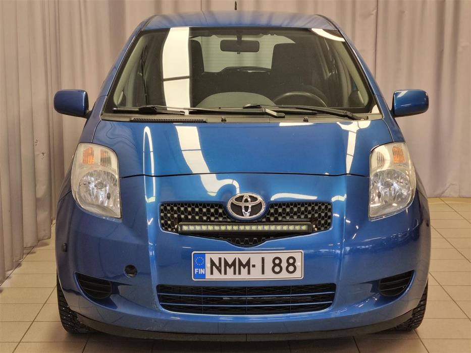 TOYOTA Yaris 2006