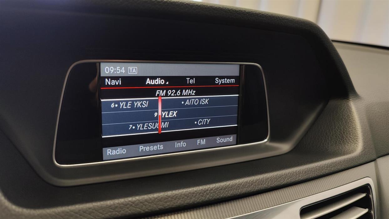 MERCEDES-BENZ E 2013
