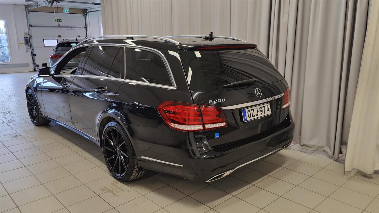 MERCEDES-BENZ E 2013