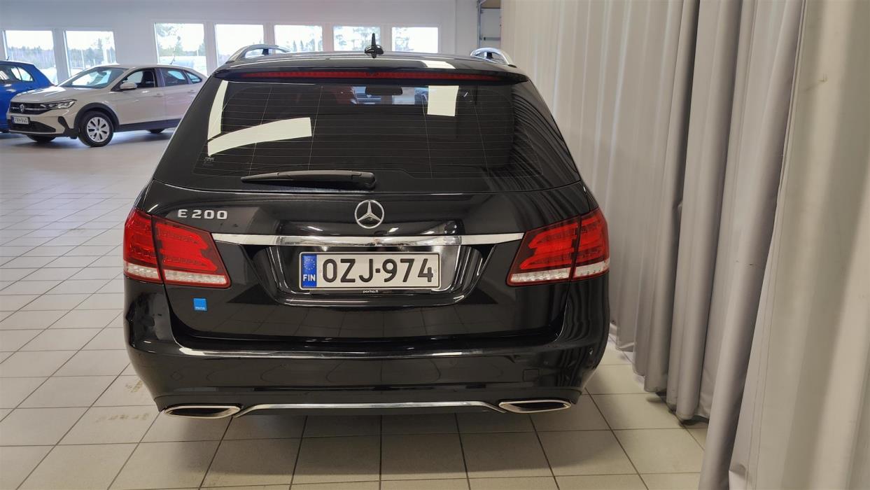 MERCEDES-BENZ E 2013