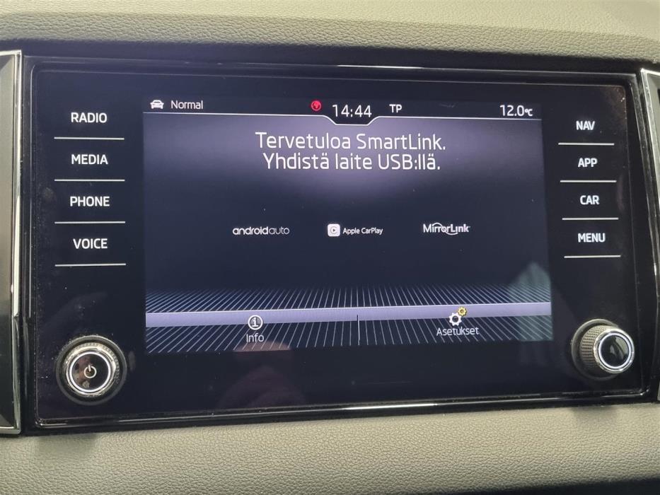 SKODA Karoq 2019