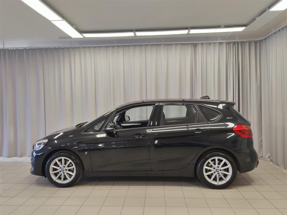 BMW 225 2019