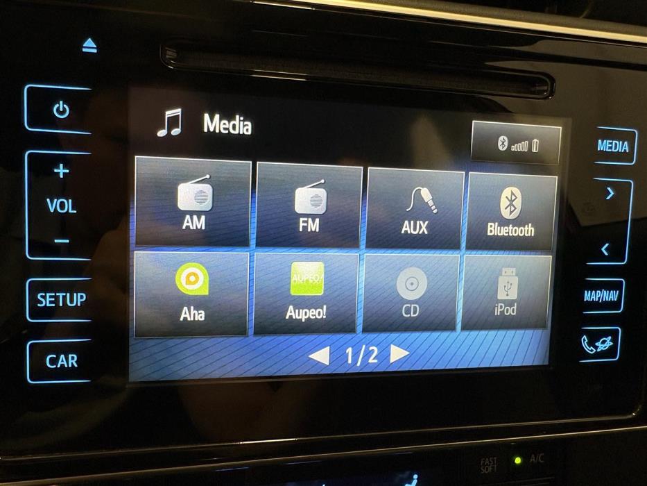 TOYOTA Auris 2016