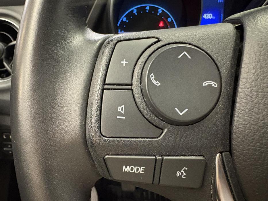 TOYOTA Auris 2016