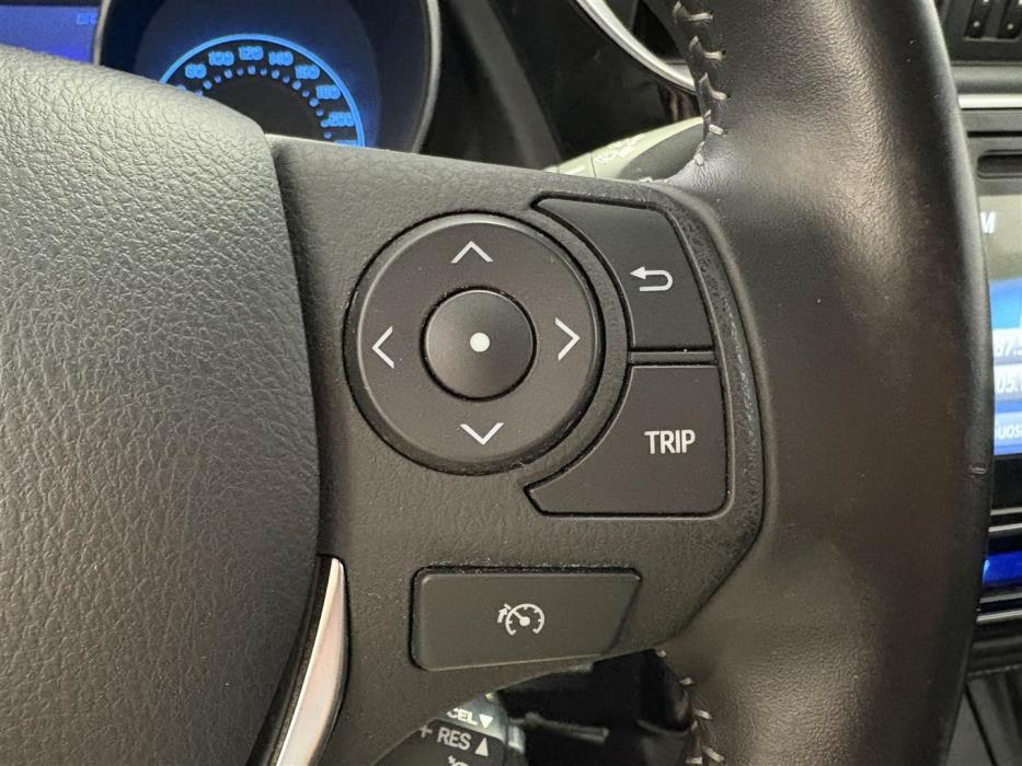 TOYOTA Auris 2016