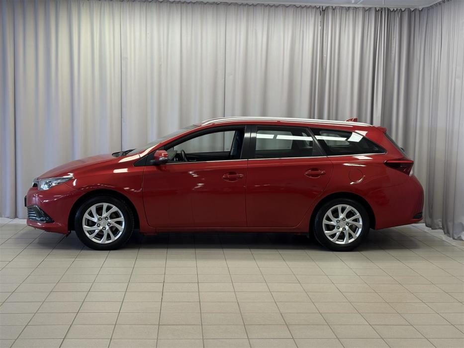 TOYOTA Auris 2016
