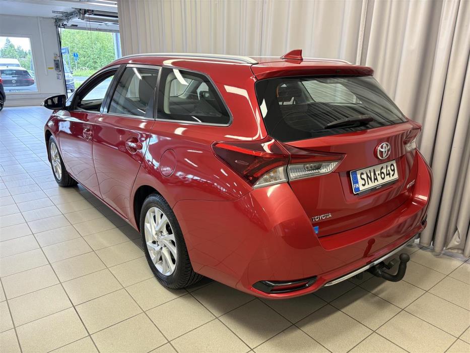 TOYOTA Auris 2016