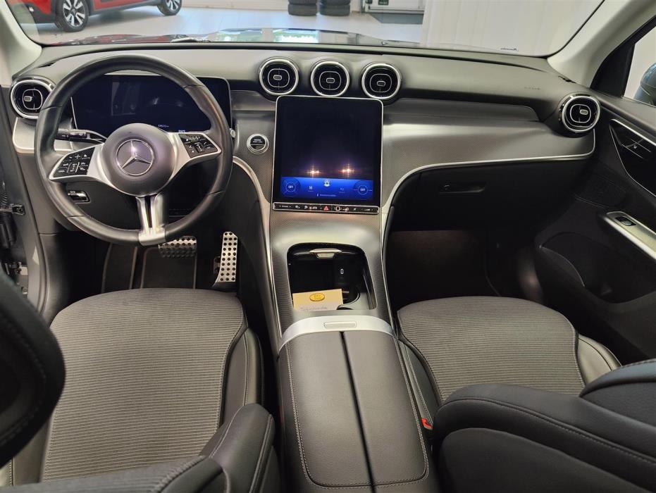 MERCEDES-BENZ GLC 2023