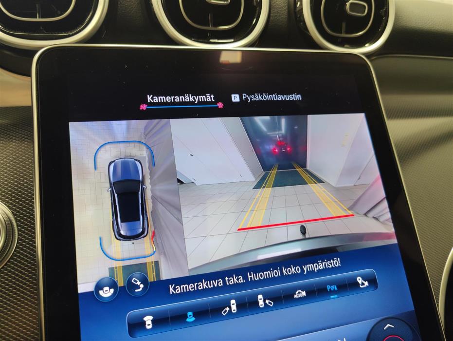 MERCEDES-BENZ GLC 2023