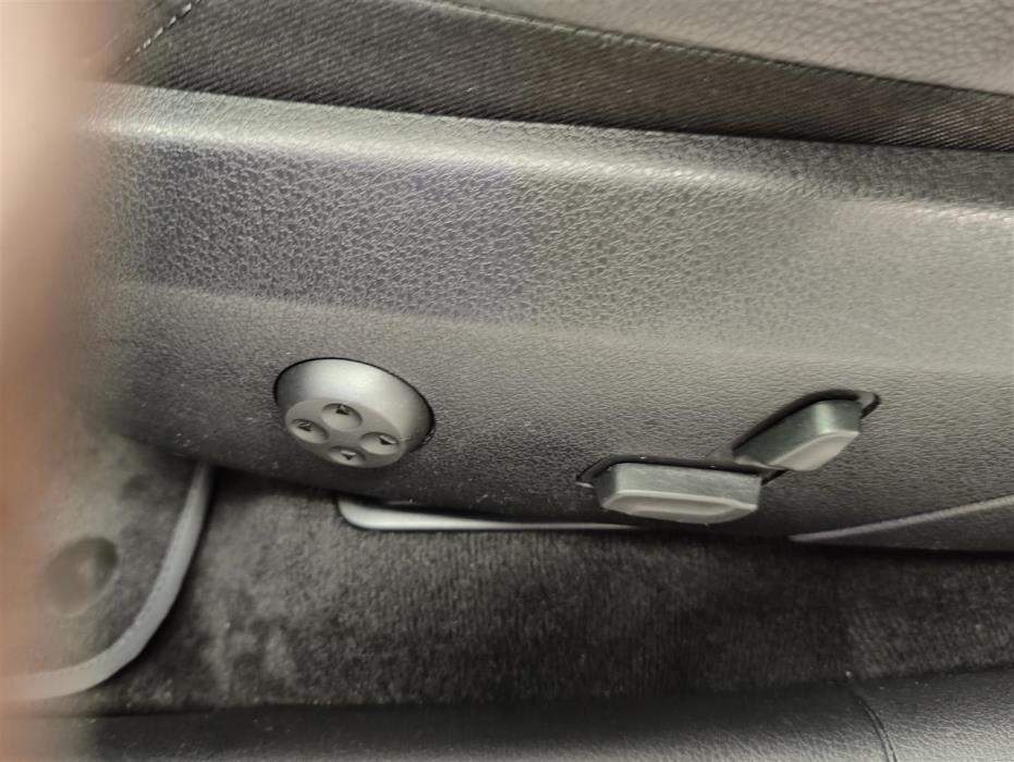 MERCEDES-BENZ GLC 2023