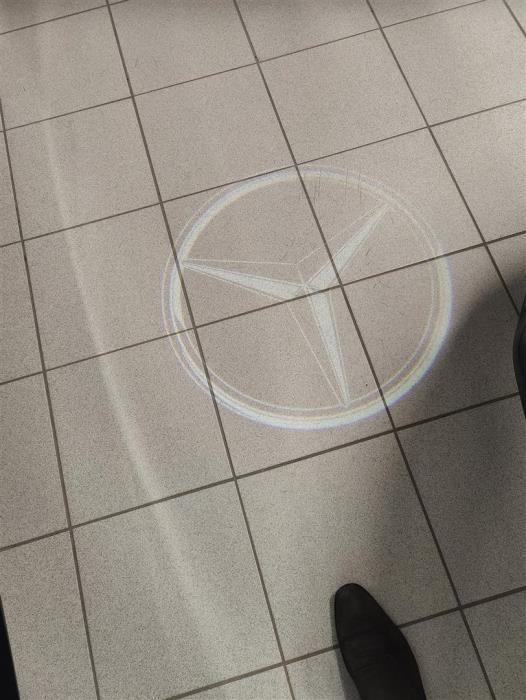 MERCEDES-BENZ GLC 2023