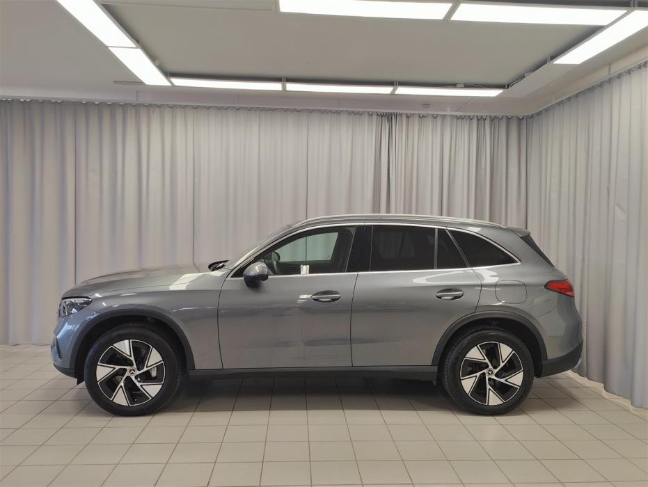 MERCEDES-BENZ GLC 2023