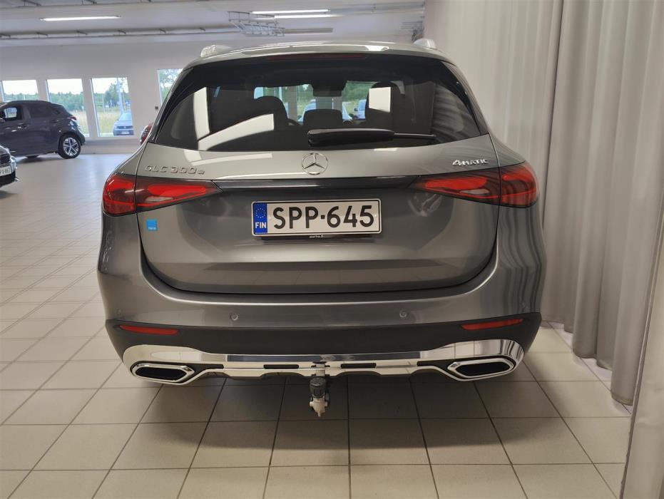 MERCEDES-BENZ GLC 2023