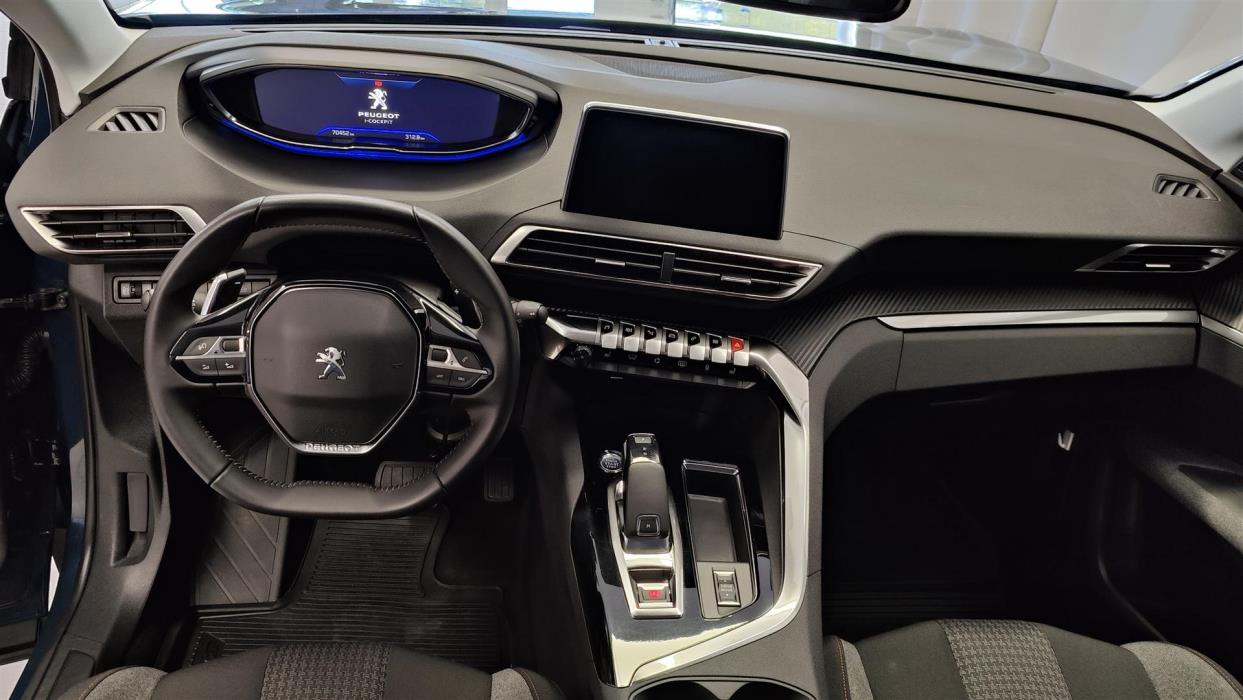 PEUGEOT 3008 2021