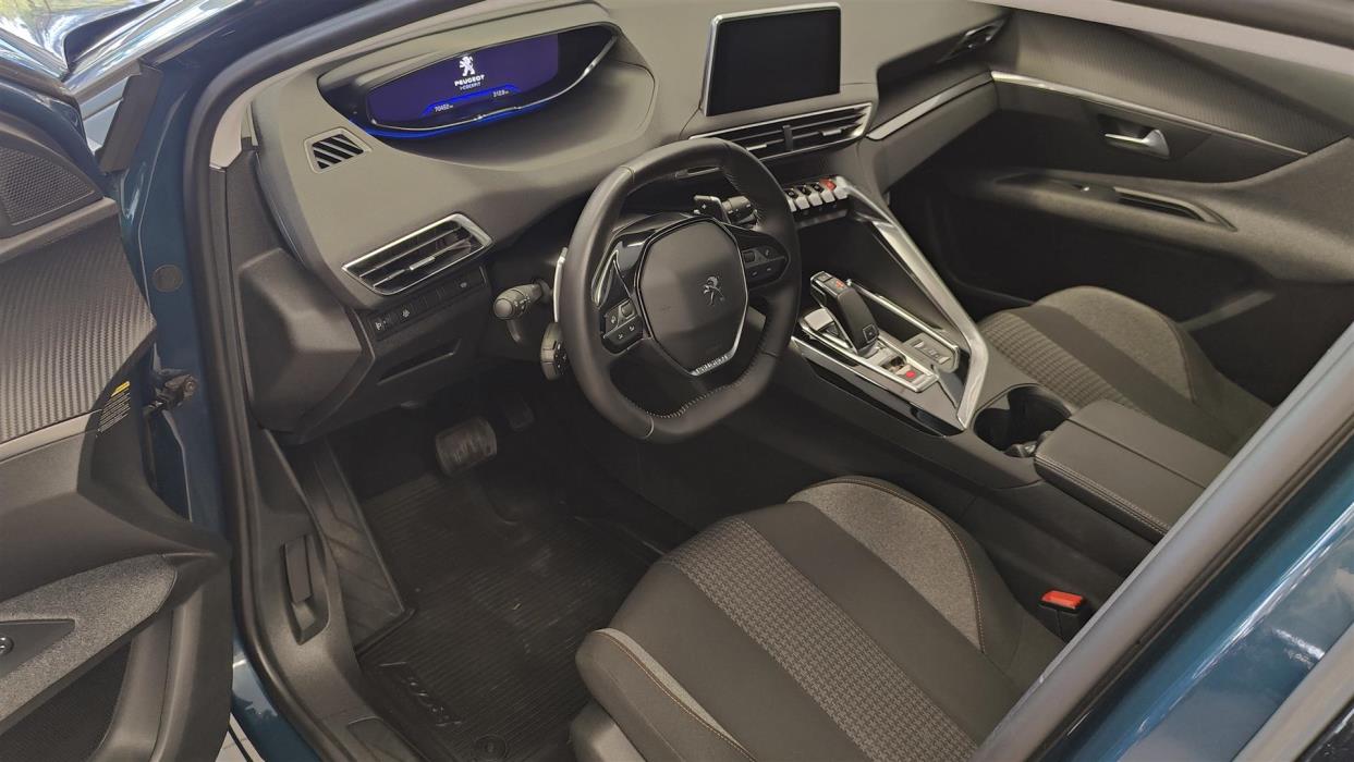 PEUGEOT 3008 2021