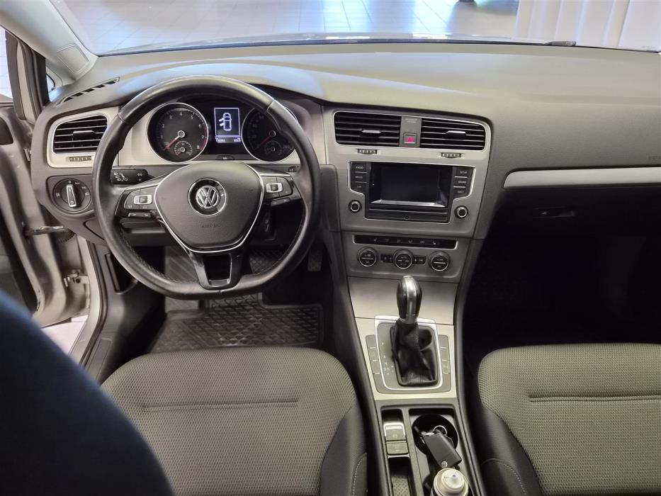 VOLKSWAGEN Golf 2014