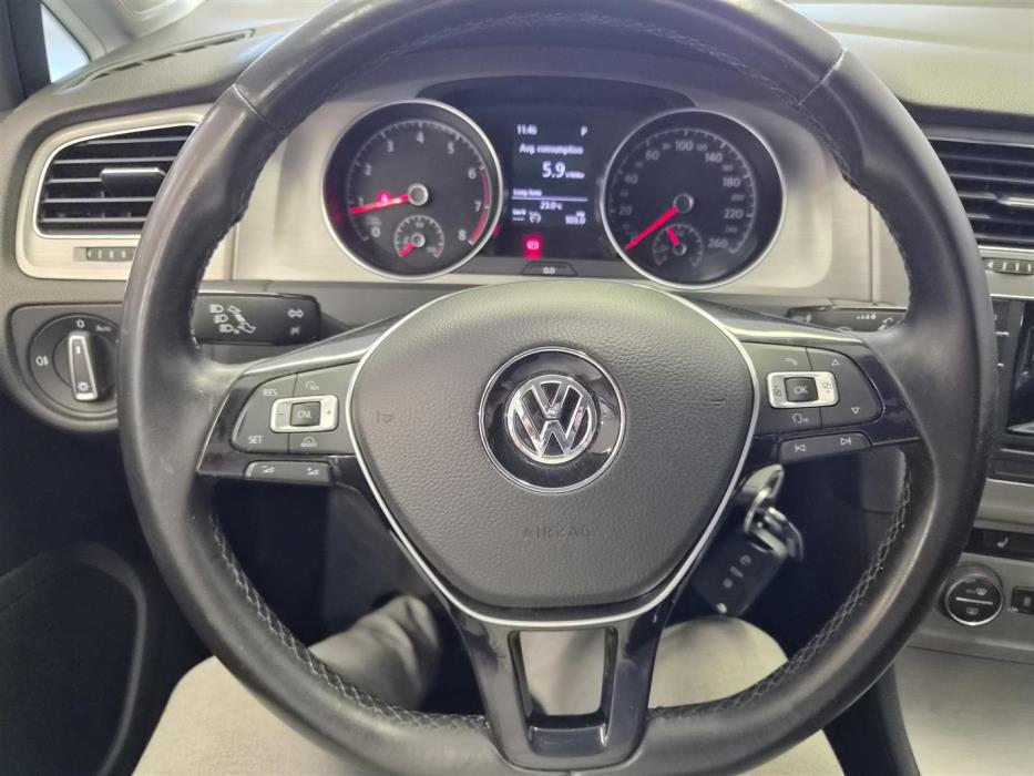 VOLKSWAGEN Golf 2014