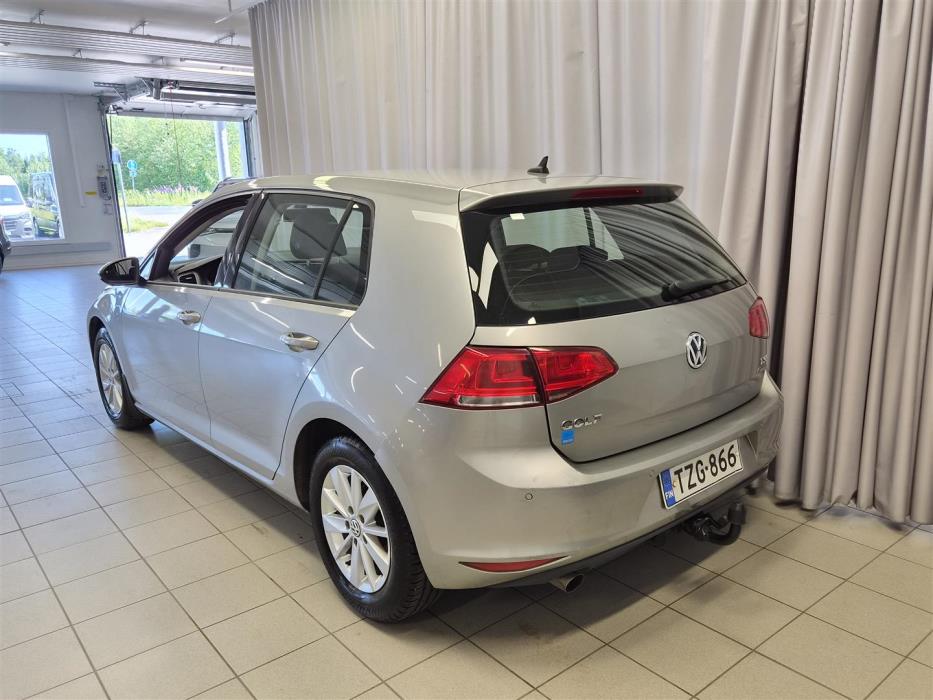 VOLKSWAGEN Golf 2014