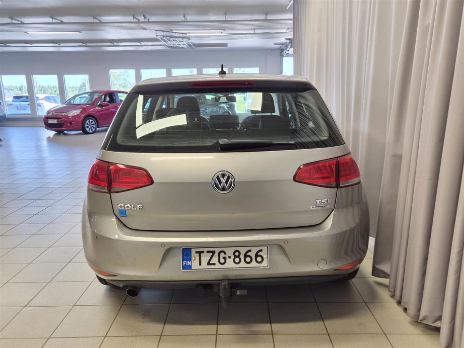 VOLKSWAGEN Golf 2014