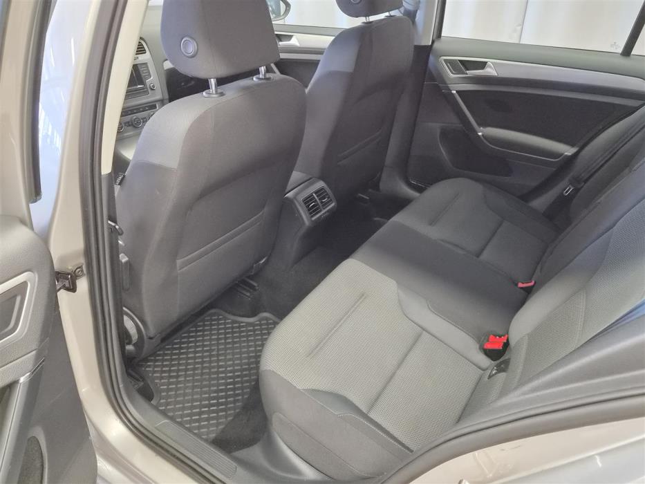 VOLKSWAGEN Golf 2014