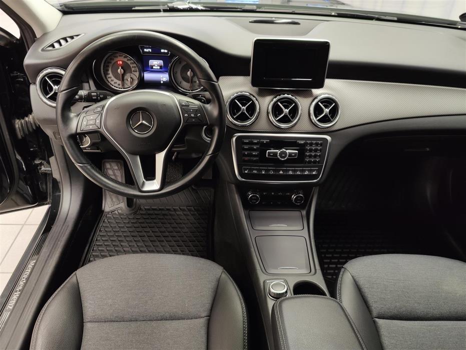 MERCEDES-BENZ GLA 2015