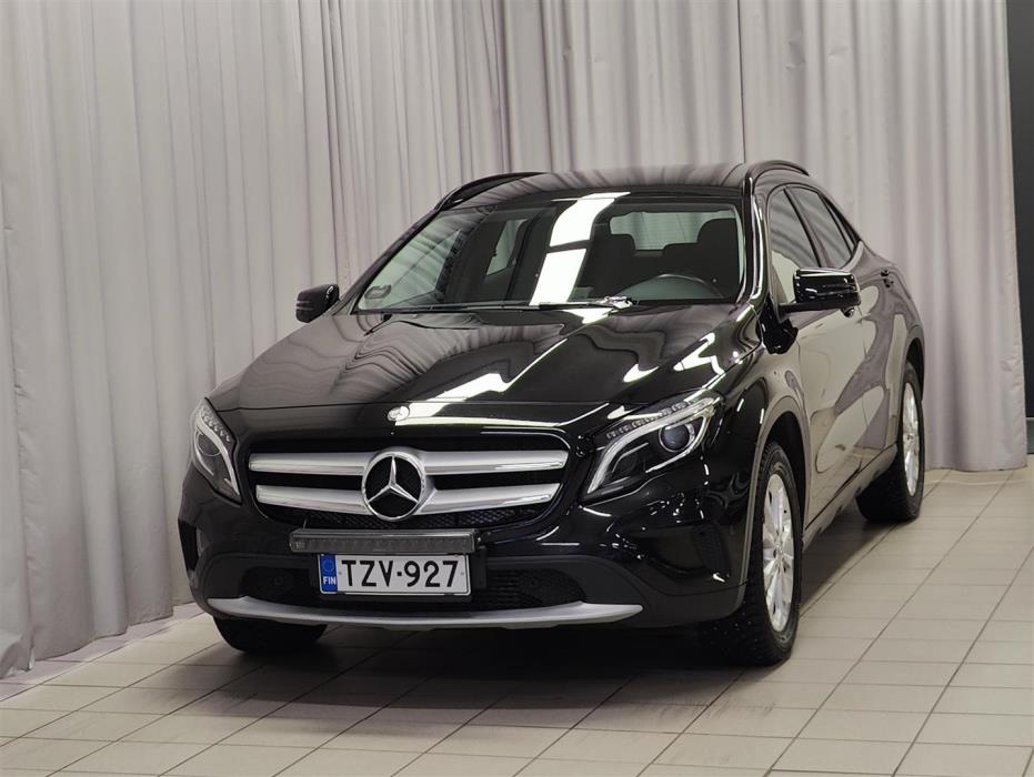 MERCEDES-BENZ GLA 2015