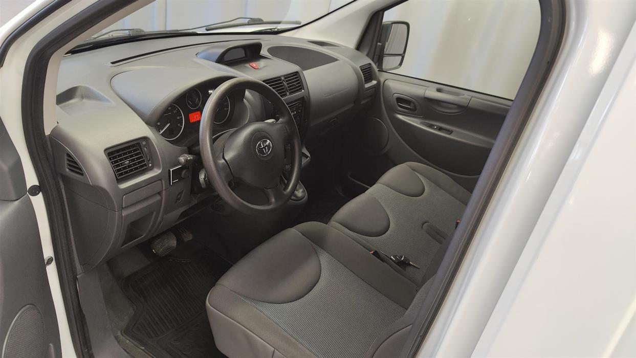 TOYOTA Proace 2016