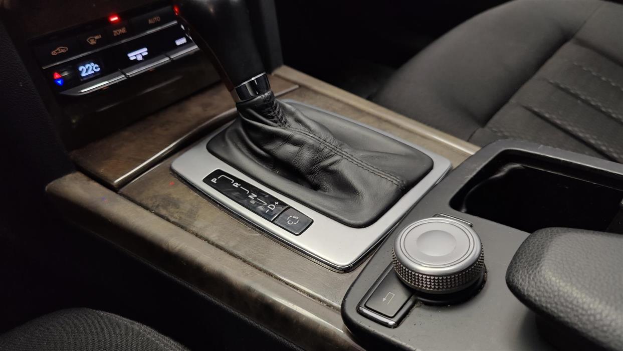 MERCEDES-BENZ E 2009