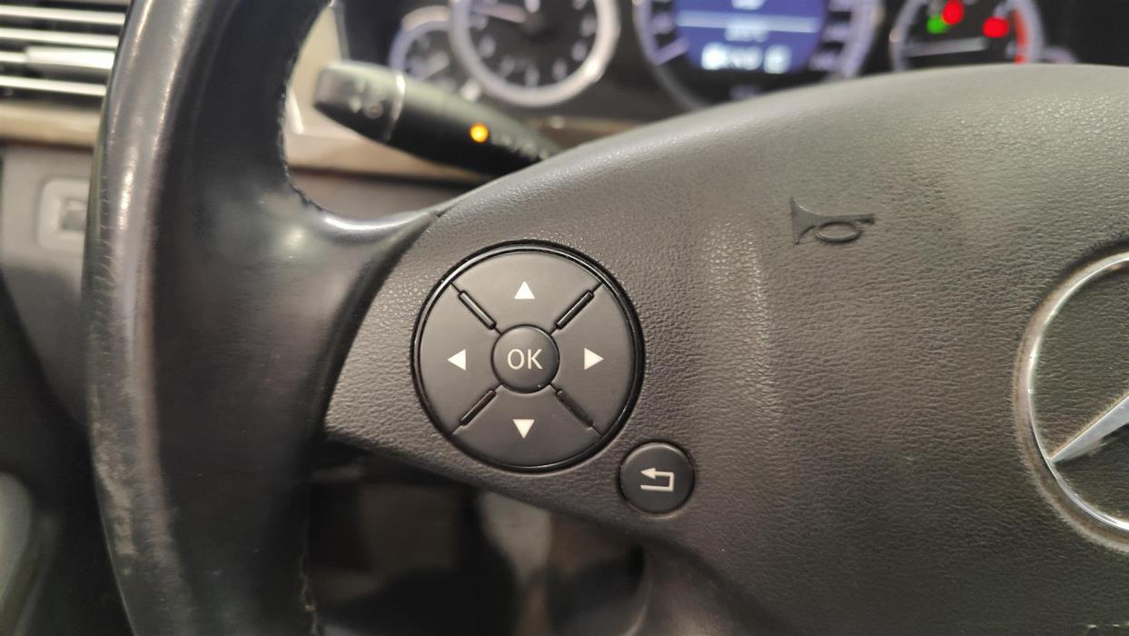 MERCEDES-BENZ E 2009