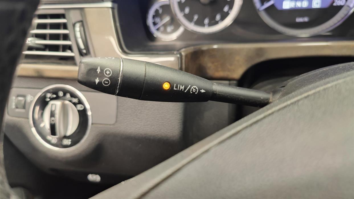 MERCEDES-BENZ E 2009