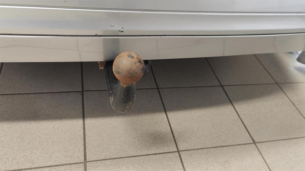 MERCEDES-BENZ E 2009