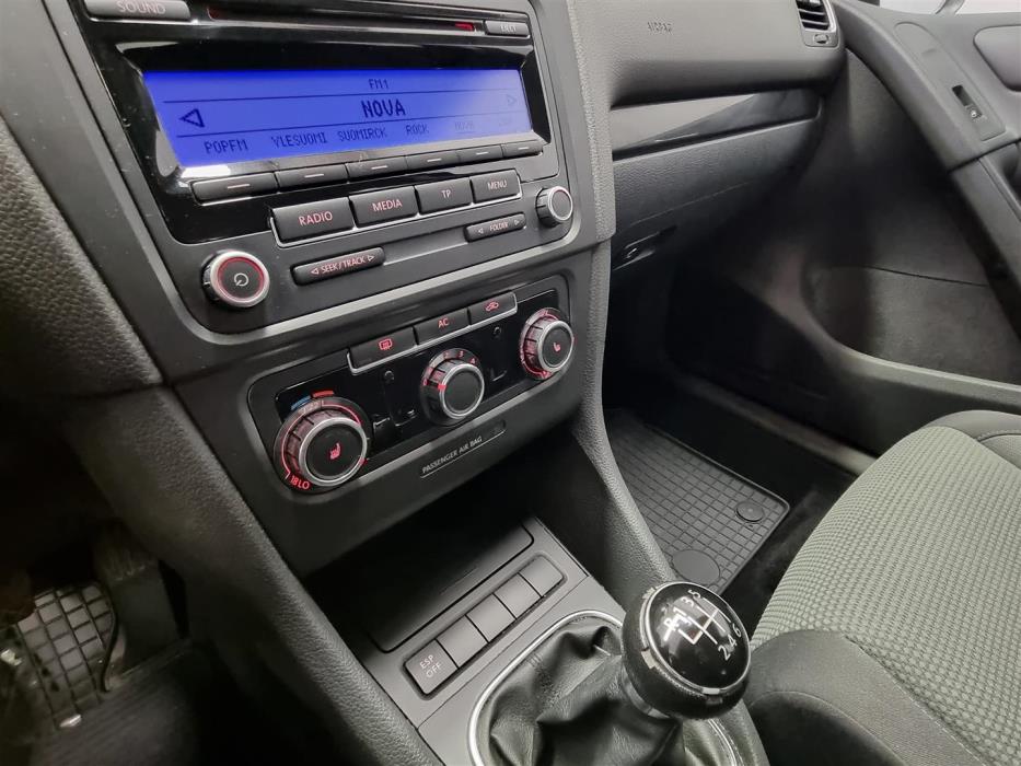 VOLKSWAGEN Golf 2010