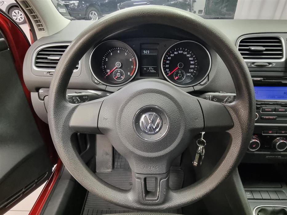 VOLKSWAGEN Golf 2010