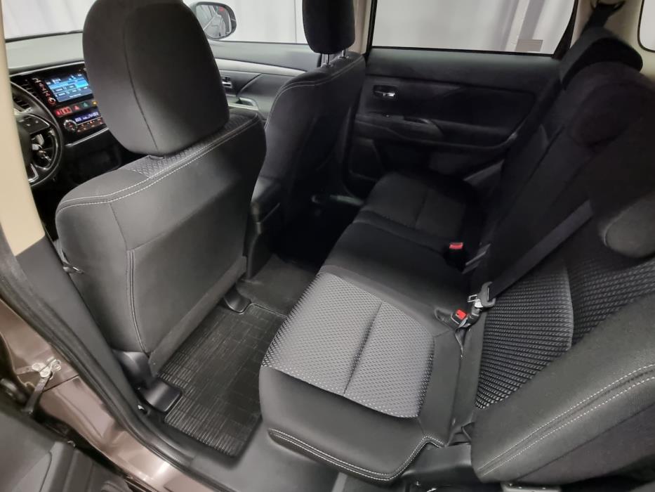 MITSUBISHI Outlander 2017