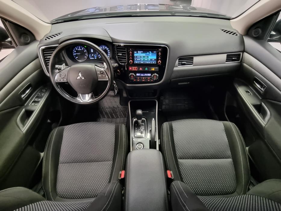 MITSUBISHI Outlander 2017