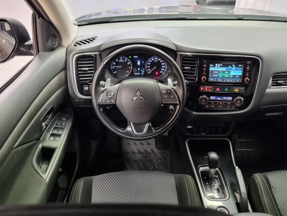 MITSUBISHI Outlander 2017