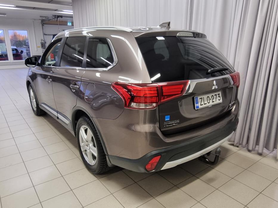 MITSUBISHI Outlander 2017