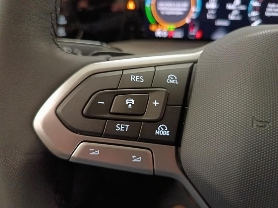 Volkswagen Golf 2025