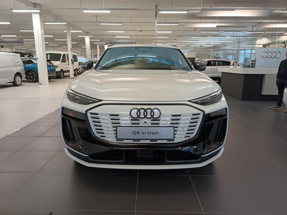 Audi Q6 e-tron 2026