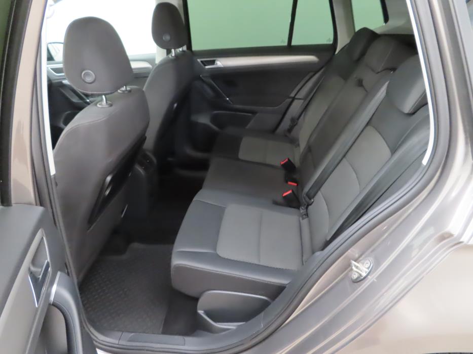 VOLKSWAGEN Golf Sportsvan 2015