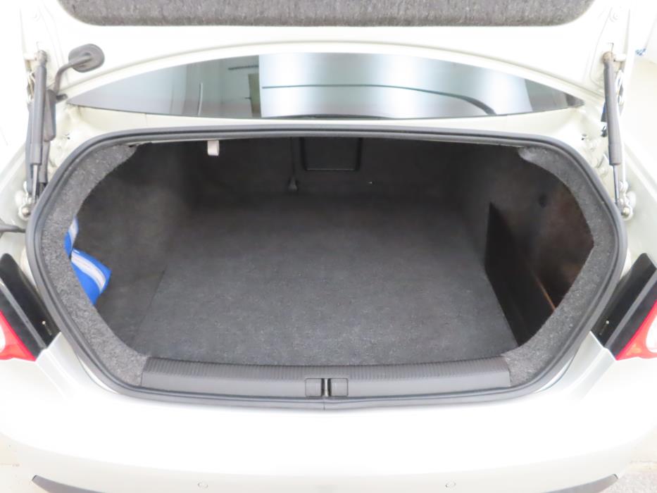 VOLKSWAGEN Jetta 2010
