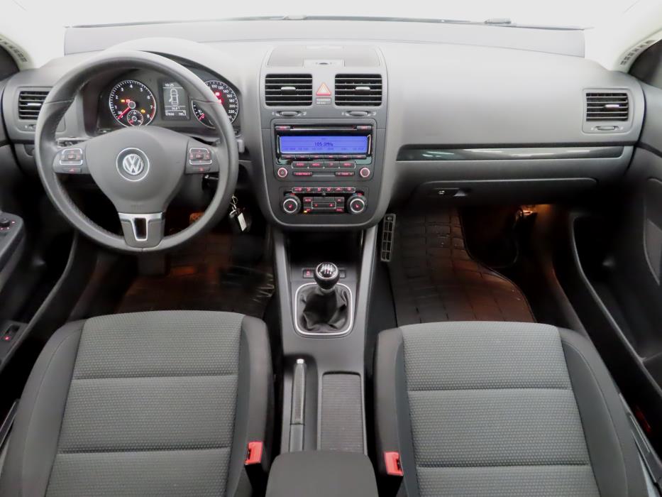 VOLKSWAGEN Jetta 2010