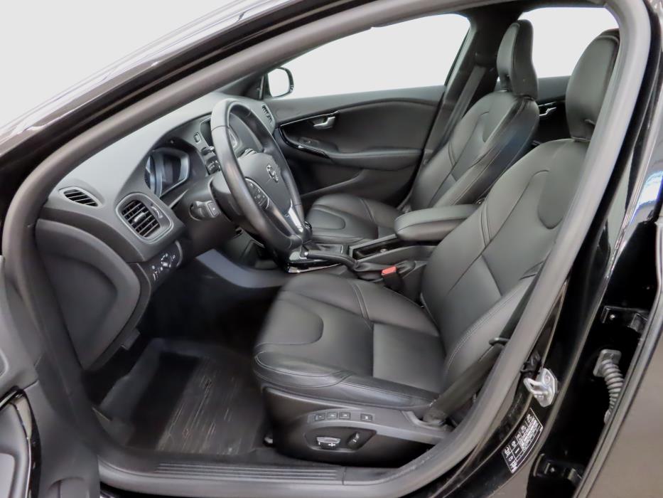 Volvo V40 2019