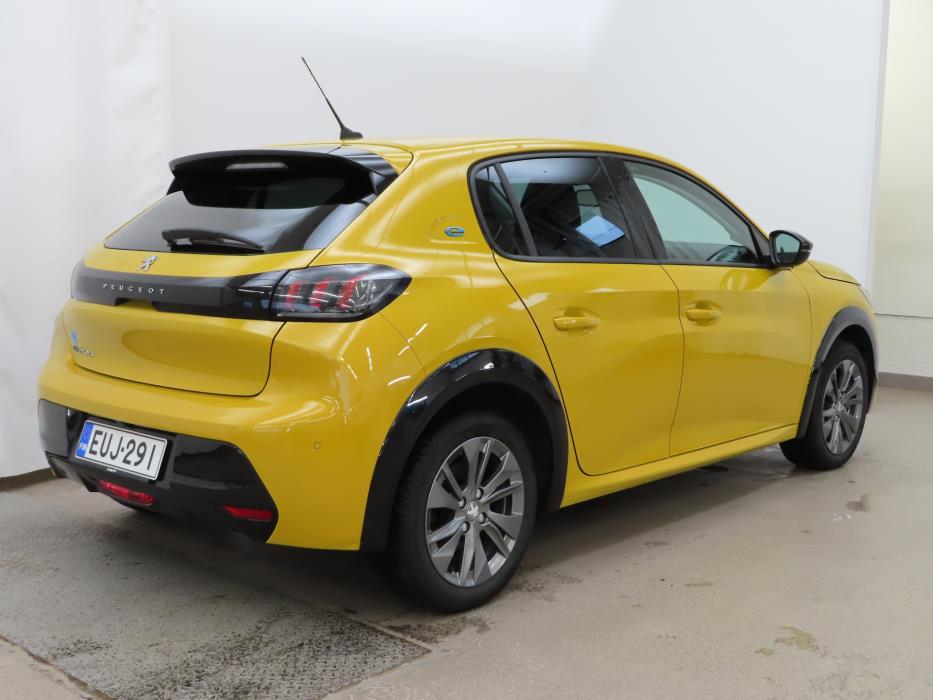 Peugeot e-208 2022