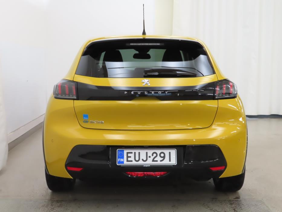 Peugeot e-208 2022
