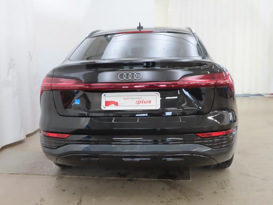 AUDI Q8 2023