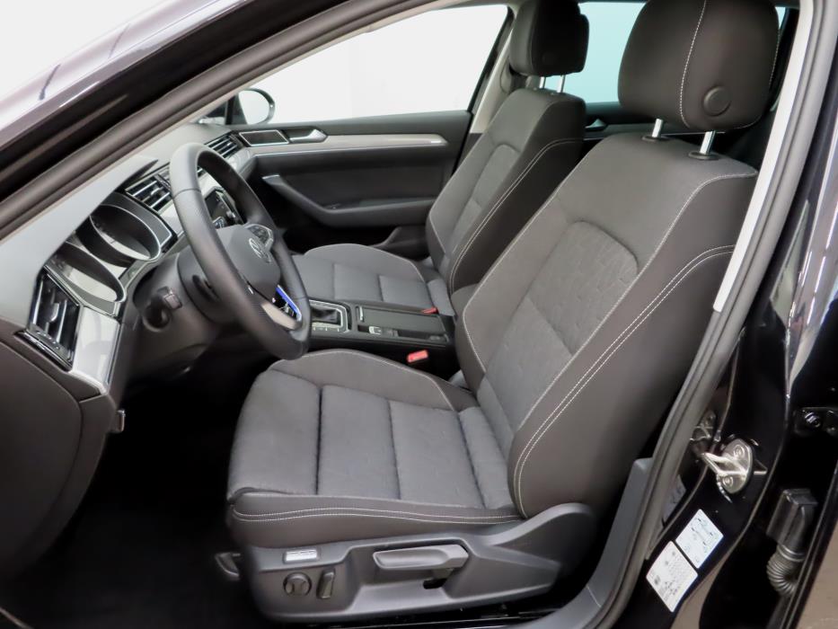 Volkswagen Passat 2023